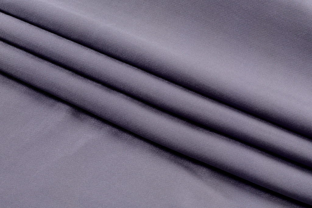 Штора из атласной ткани Benone 2099 - изображение 1 - заказать онлайн в салоне штор Benone в Москве и МО